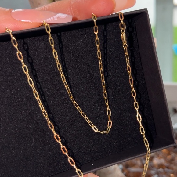 New Solid 10K Gold Paperclip Chain Necklace 18” 2.3mm 1.7g Minimalist - Picture 6 of 8